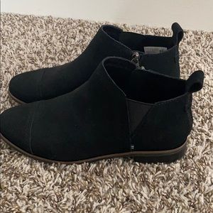 TOMs Black Suede Womens 7 Reese Booties